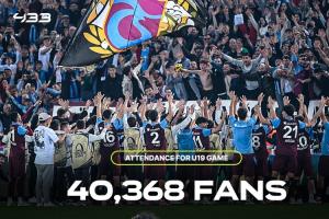 震撼！40368名球迷现场观战，特拉布宗U19淘汰国米进青年欧冠4强